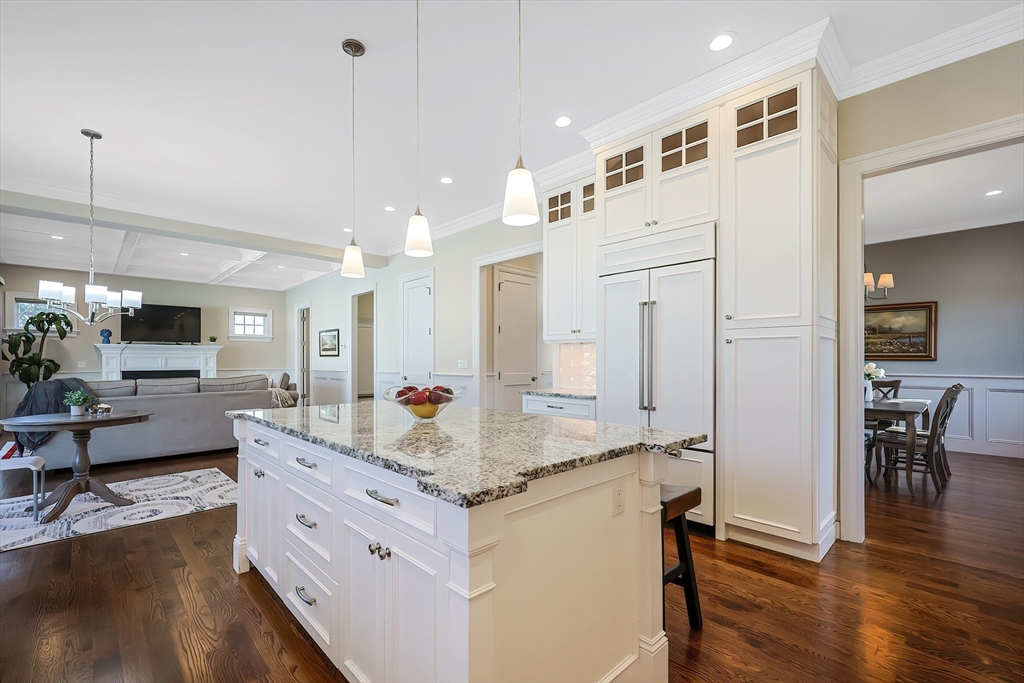 7 Marshall Rd, Wellesley