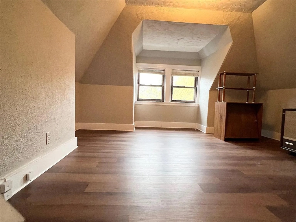 23 Woodville St, Roxbury