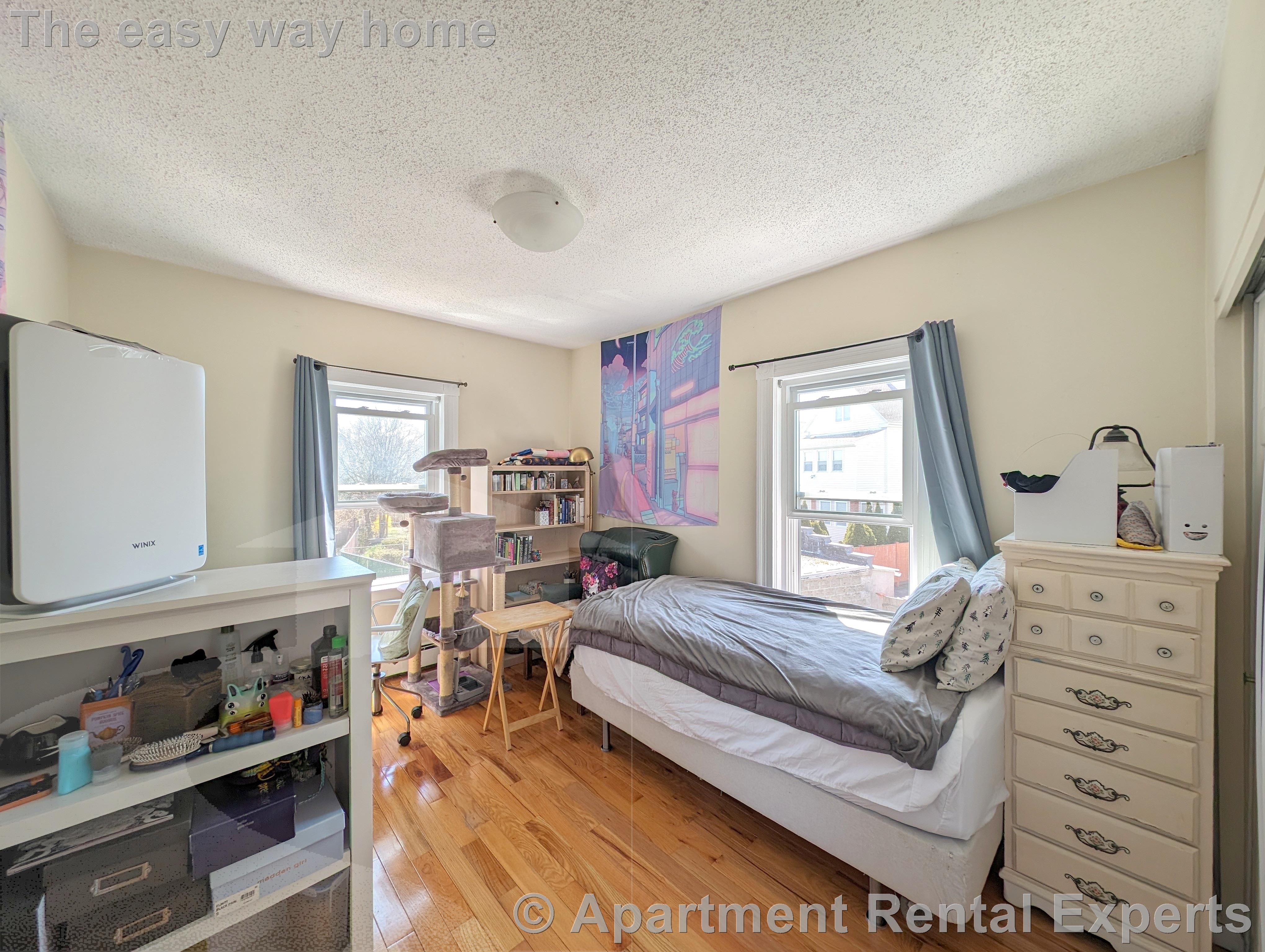 489 Main St, Magoun Square