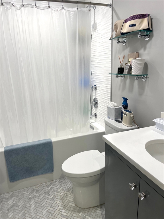 876 Beacon St, Newton Center