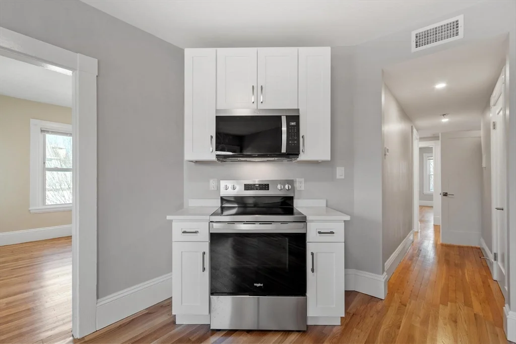 1590 Cambridge St, Mid-Cambridge