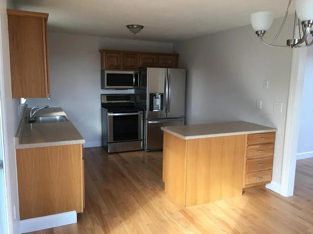 41 Blueberry Hill Rd, Woburn