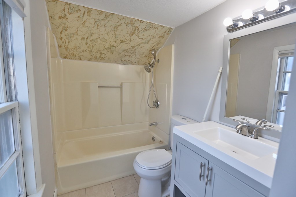 889 Pine, Fall River