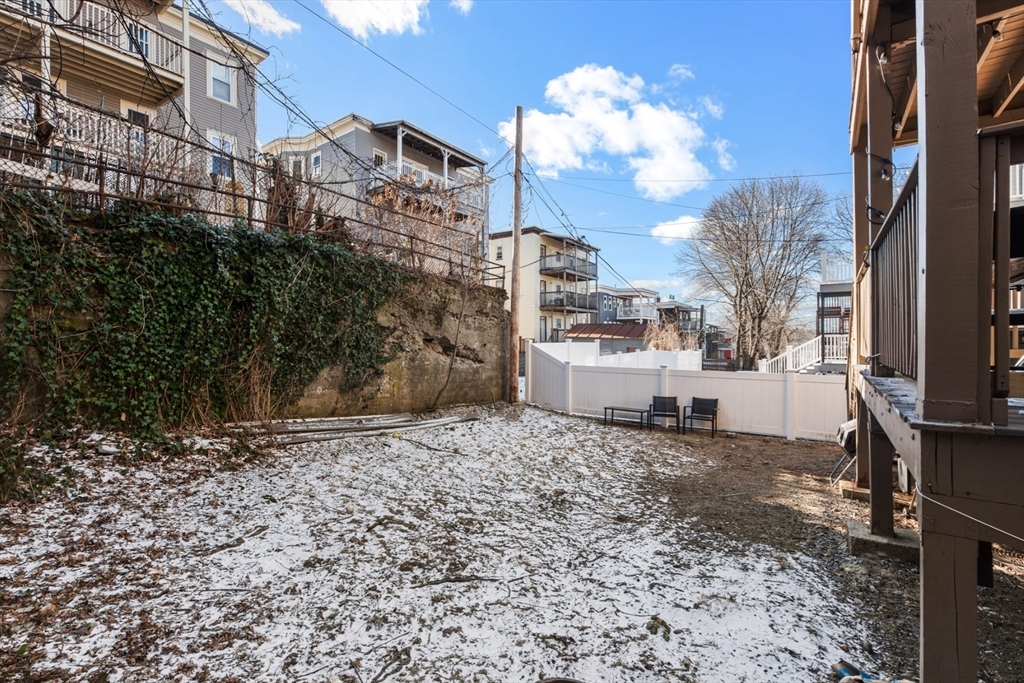 55 Iffley Rd, Jamaica Plain