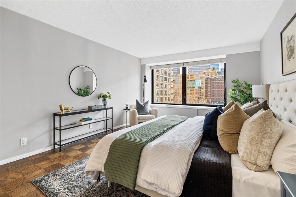 85 E India Row, Waterfront