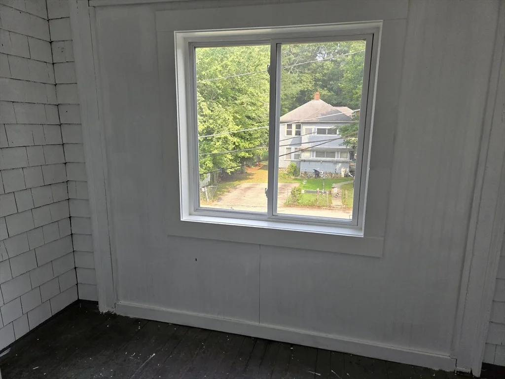 18 Windsor Ct, Southbridge