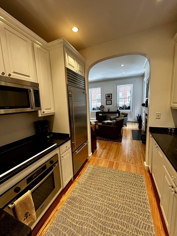 3 Walnut St, Beacon Hill