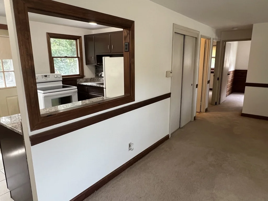 12 Saran Ave, Bedford