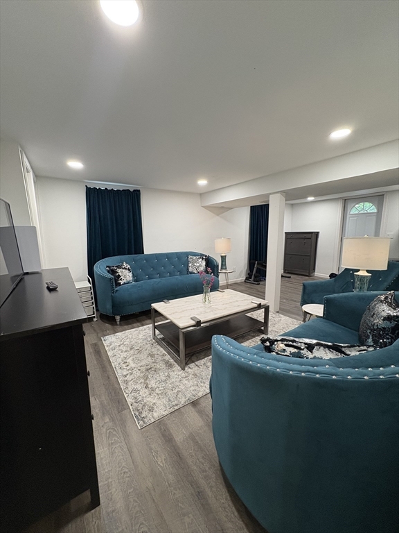 643 Beacon St, Centralville