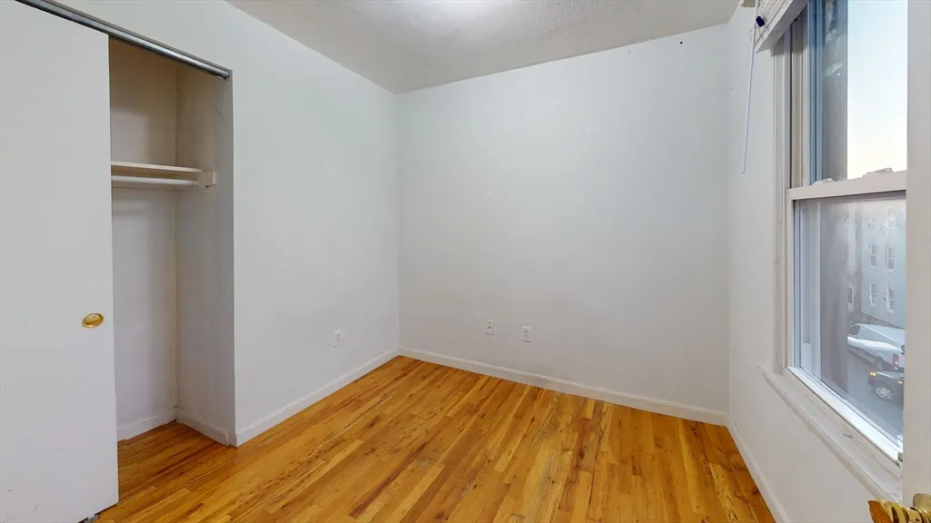 277 Paris St, East Boston