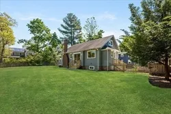 63 Pierrepont Rd, Newton Lower Falls