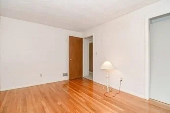 34 Lancaster St, Framingham