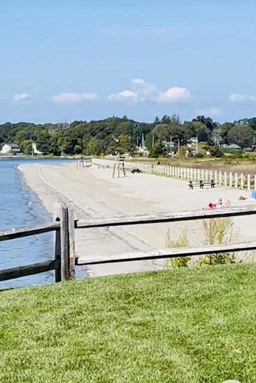 21 Hillside Ave, Swansea