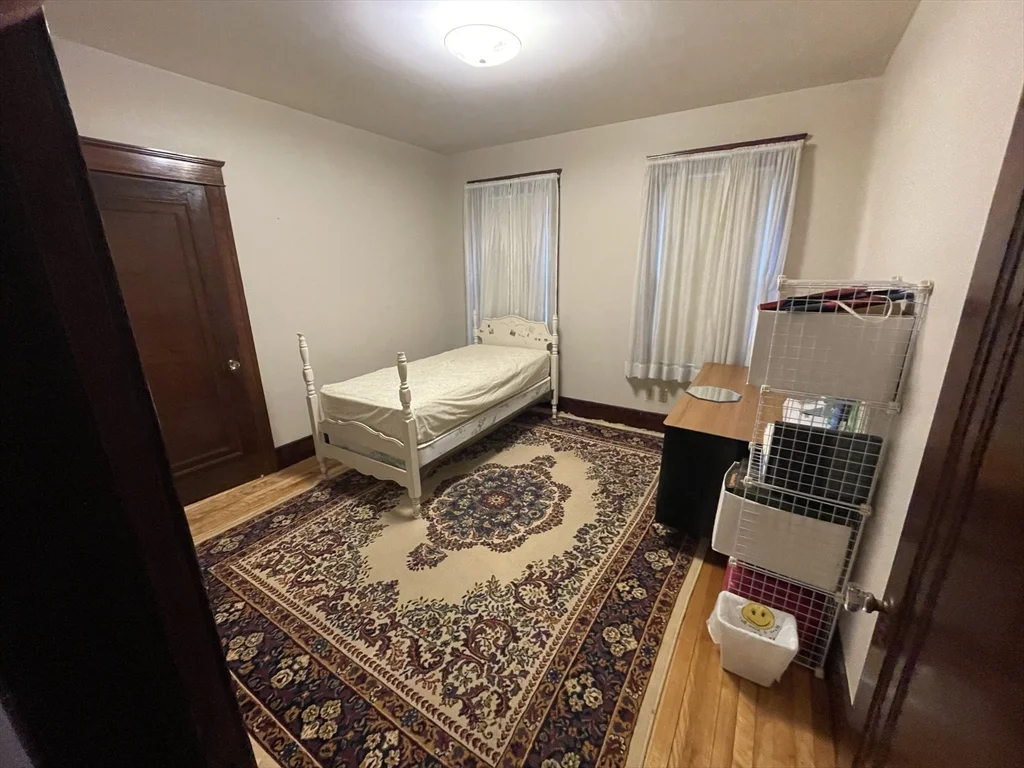 51 Richmond Ave, West Side