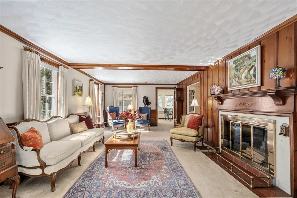 58 Country Club Rd, Newton