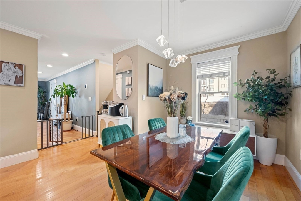 8 Mohawk St, South Boston