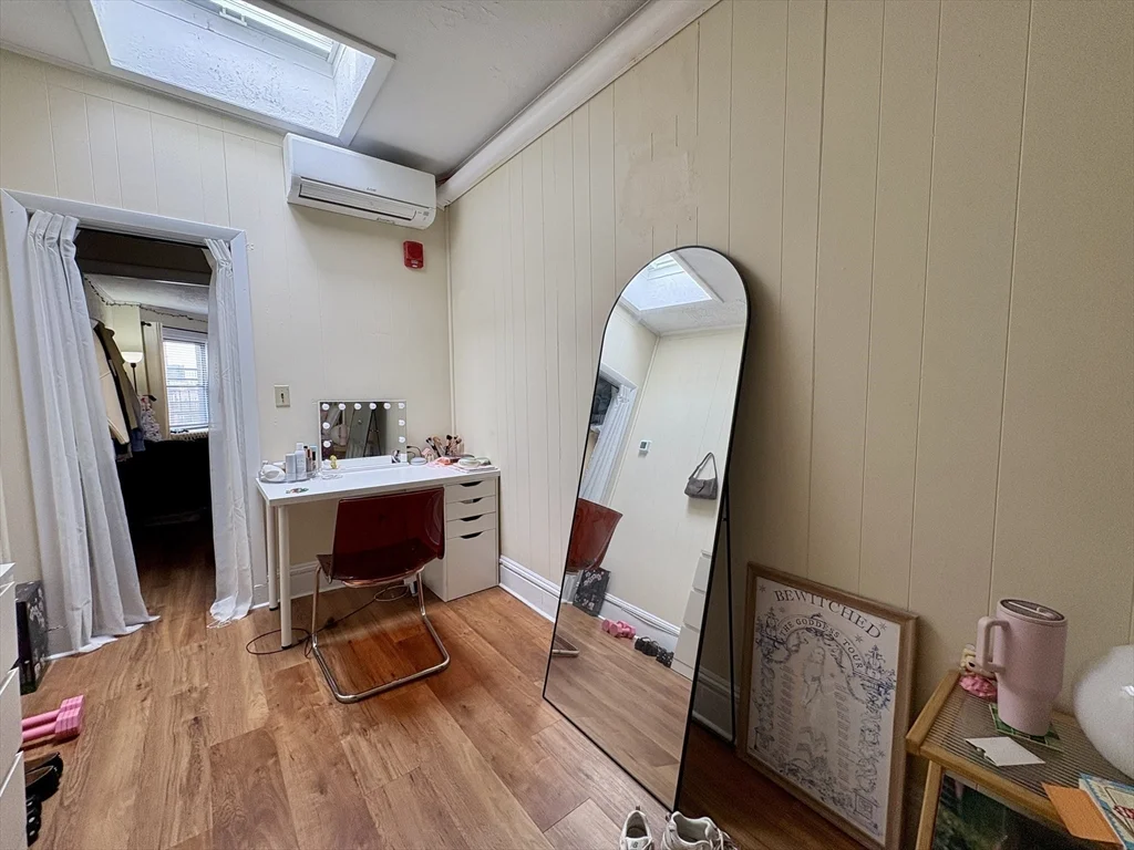 914 Beacon St, Fenway