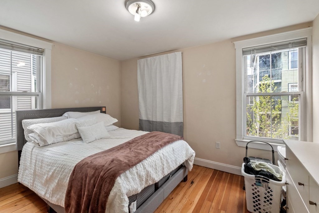 38 Roberts Rd, Harvard Square