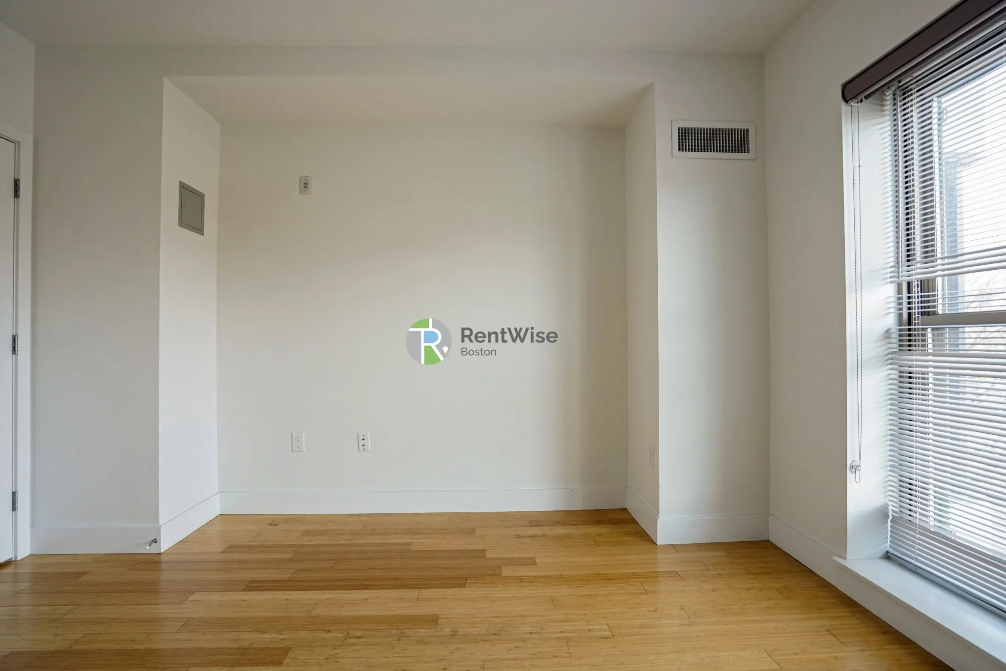 1085 Boylston St, Fenway