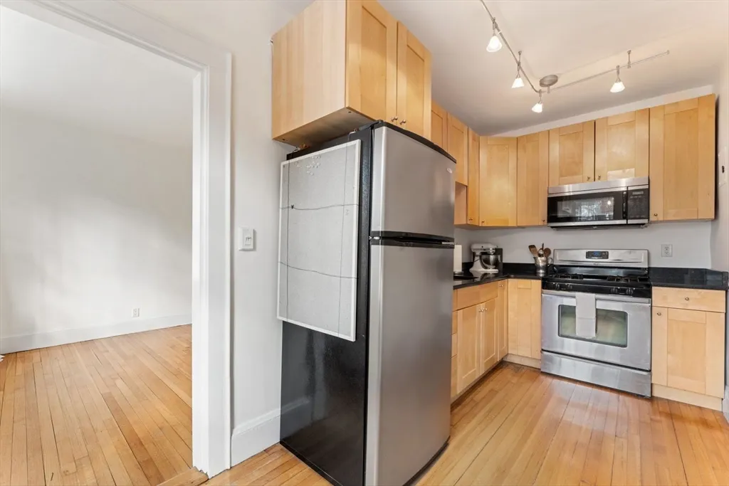 20 Concord Ave, West Cambridge