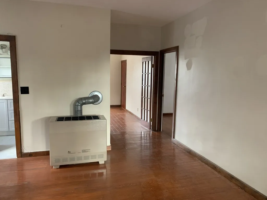 347 Lawton St, Fall River