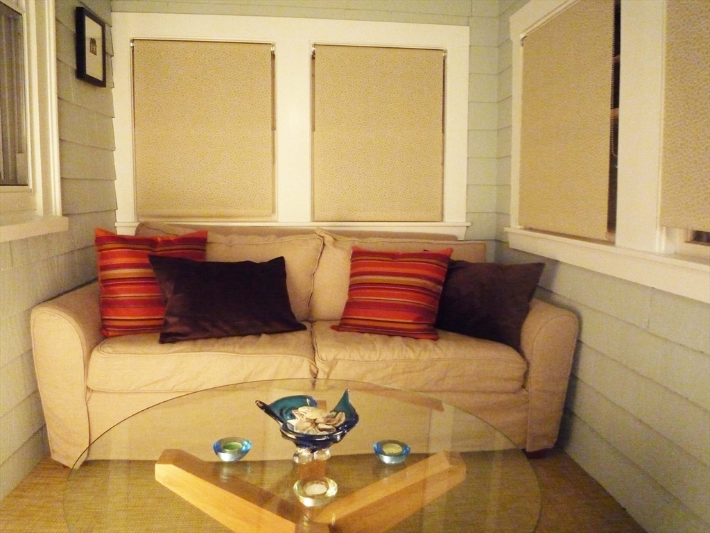 9 Irvington Rd, West Somerville