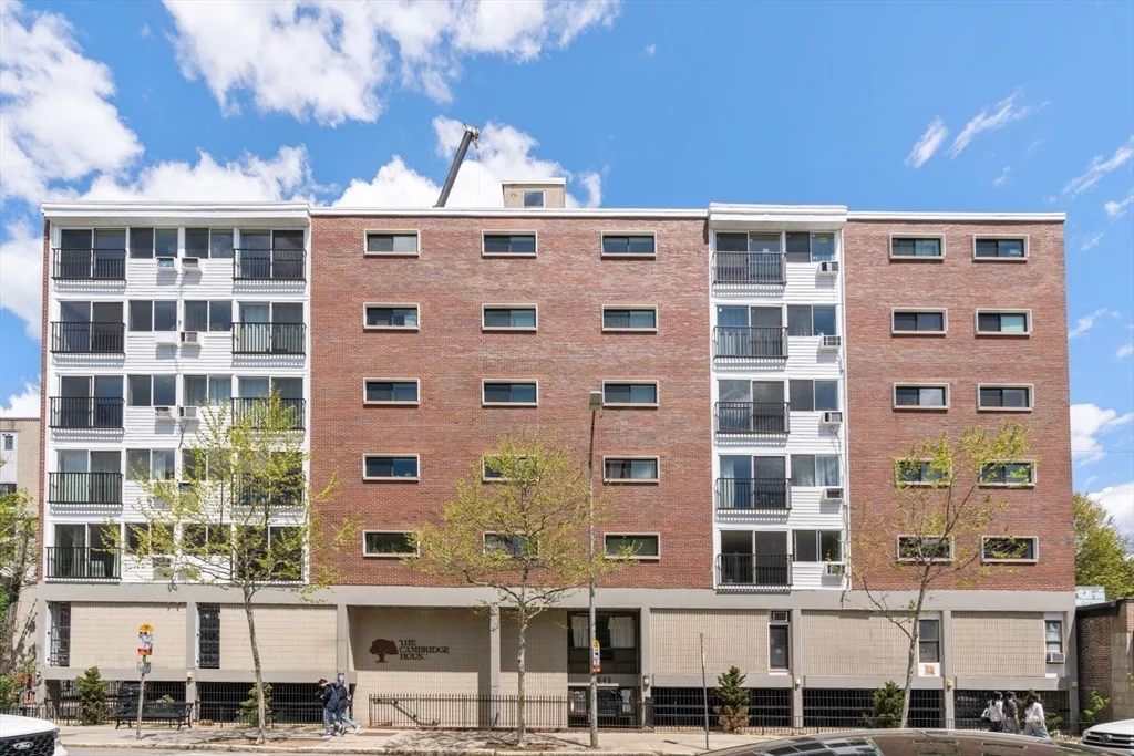 1643 Cambridge St, Harvard Square