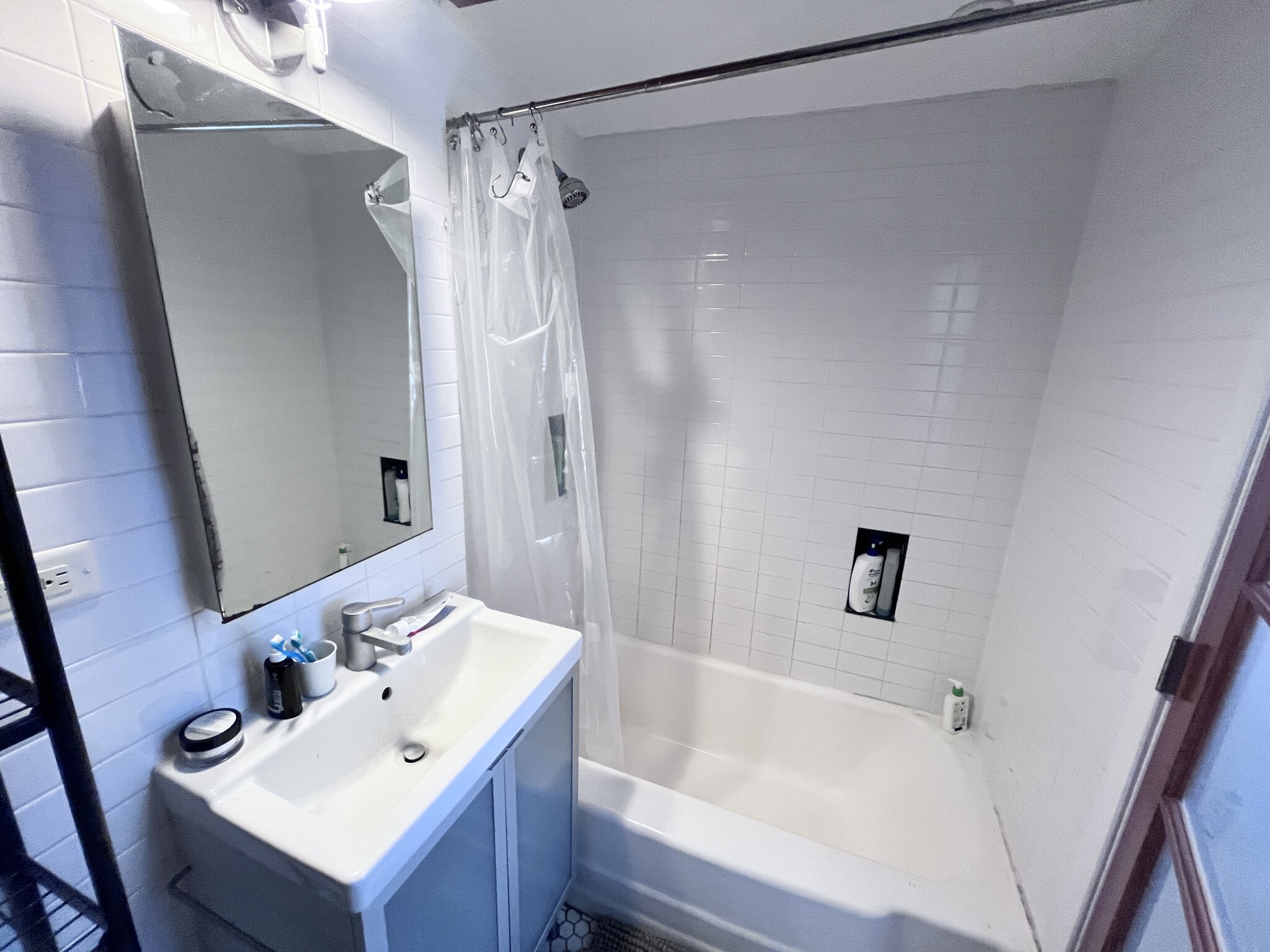 1 bed, 1 bath apartment for rent at 849 Beacon St Unit 7, Fenway — photo 3 of 3