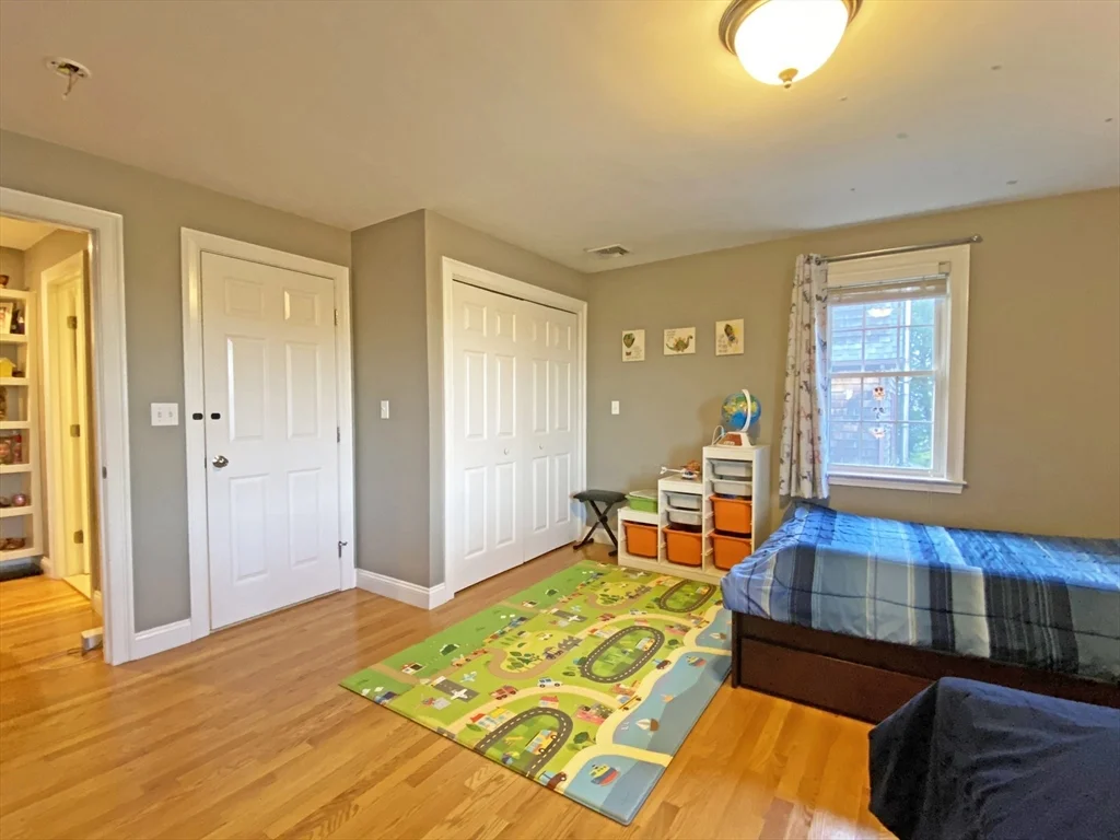 375 Lowell Ave, Newtonville