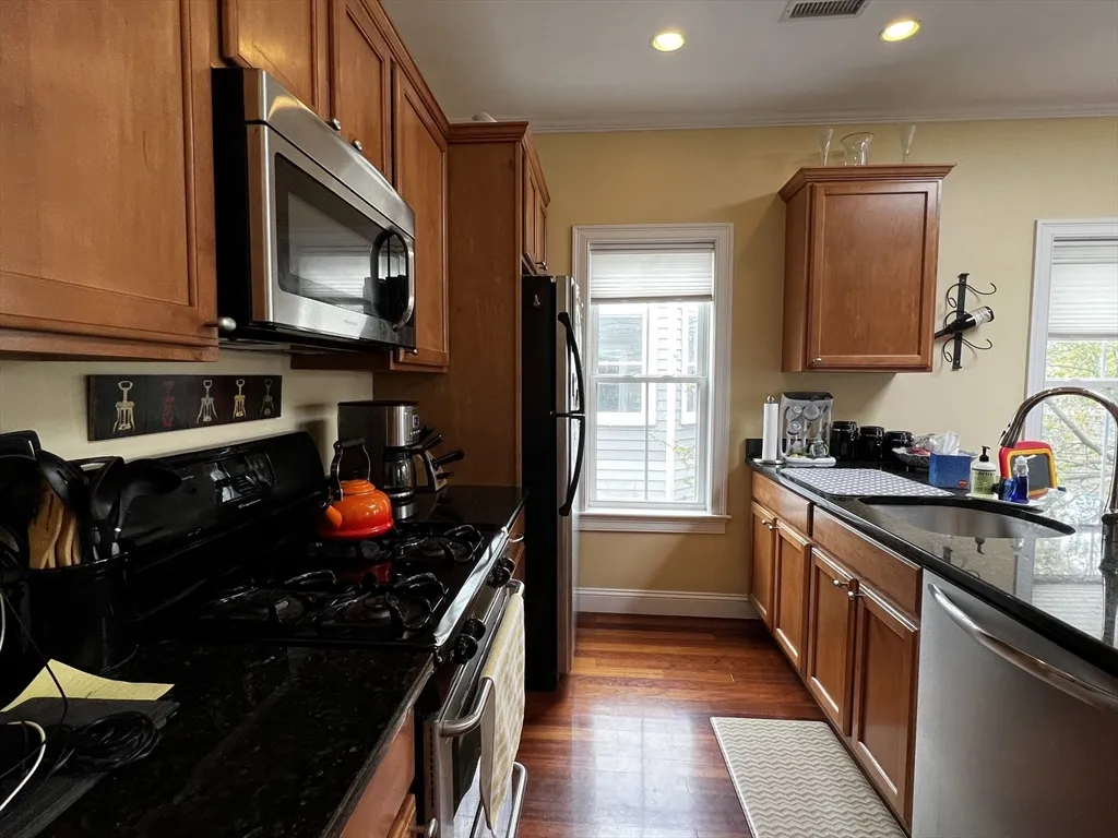 35 Magnolia Ave, Mid-Cambridge