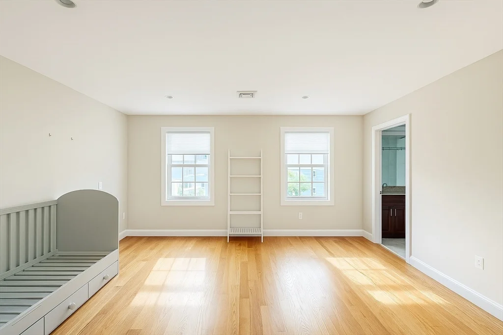 46 Wellington St, Waltham