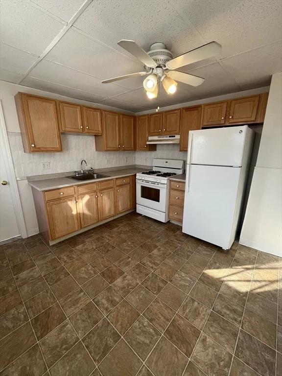 36 Everett St, Medford