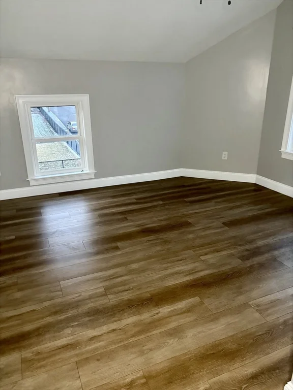 325 Snell, Fall River