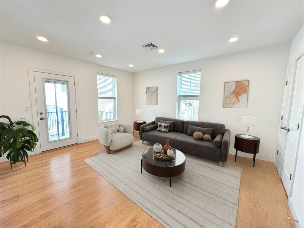 14 Murray Ct, East Boston