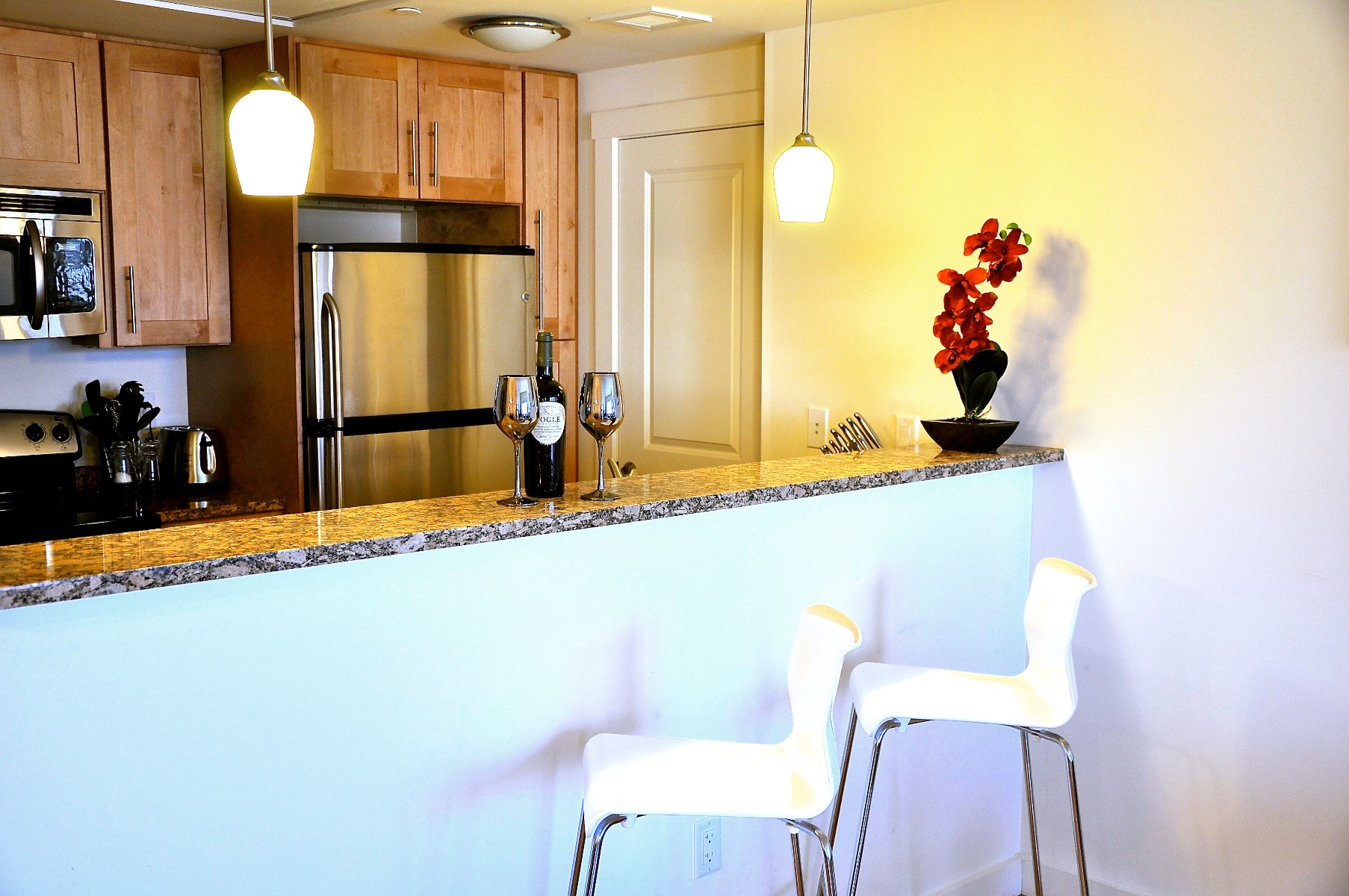 87 New St, Neighborhood Nine