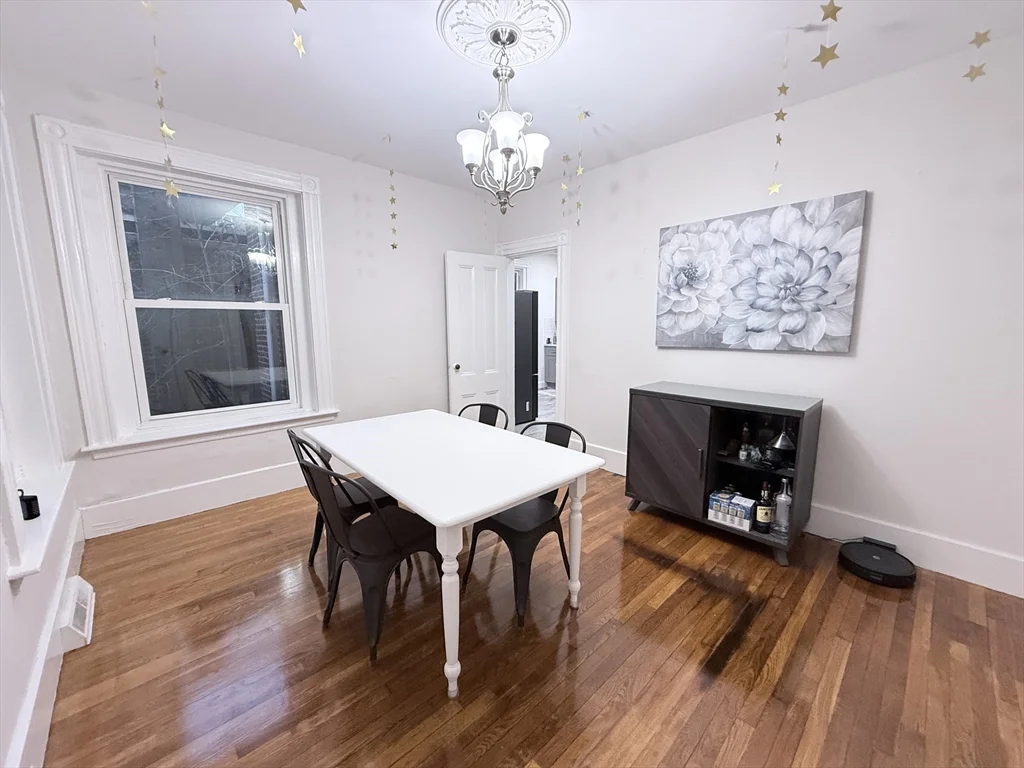 91 Walnut St, Brookline Village