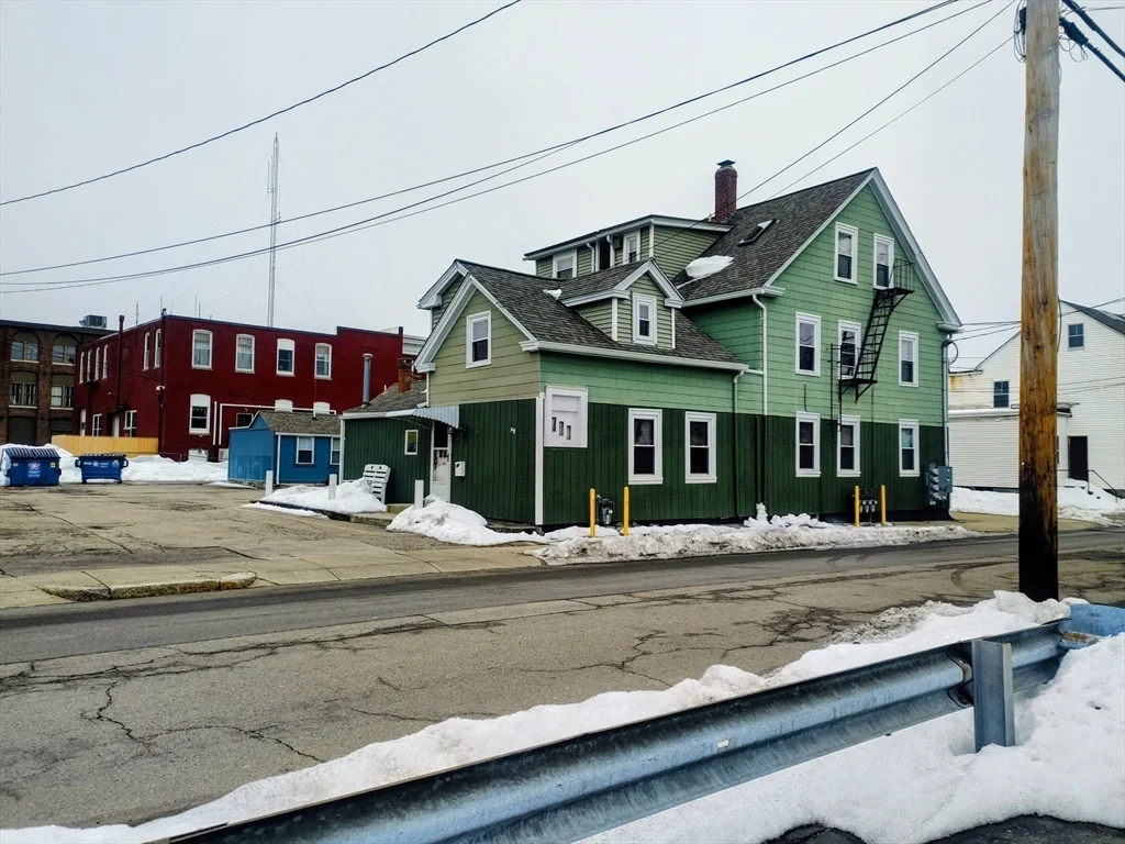 65 East St, North Attleboro