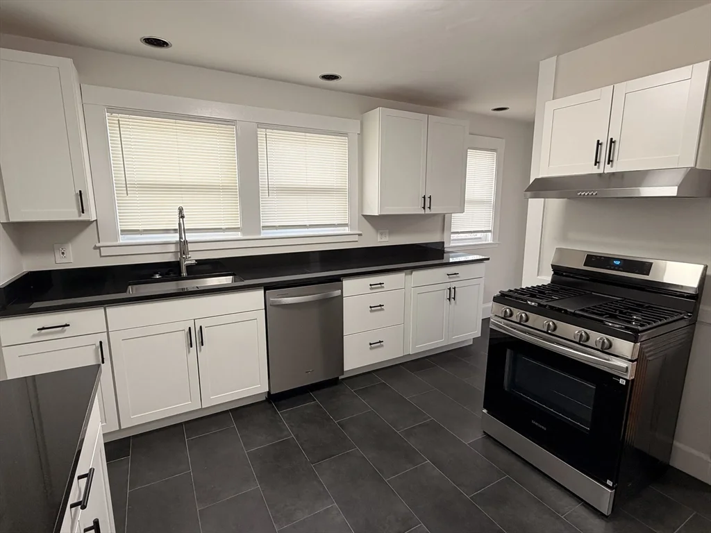 252 Auburndale Ave, Auburndale