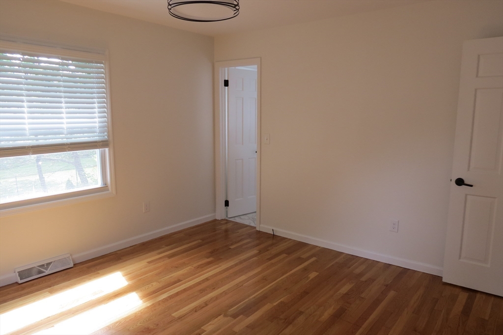 123 Low St, Newburyport