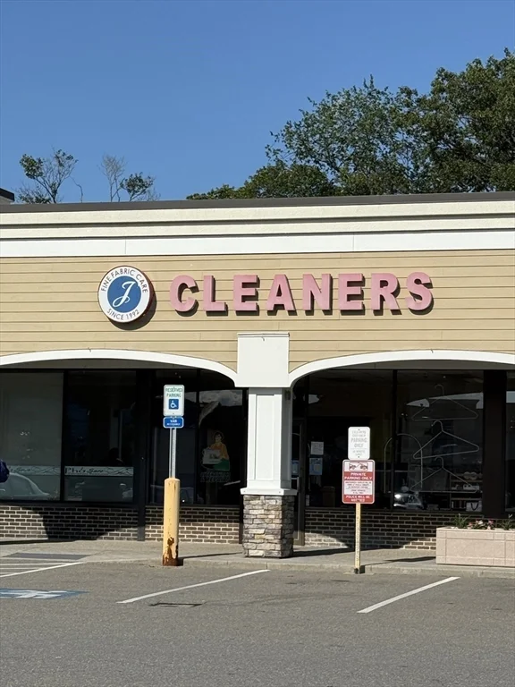 70 Shrewsbury Green Dr, Shrewsbury