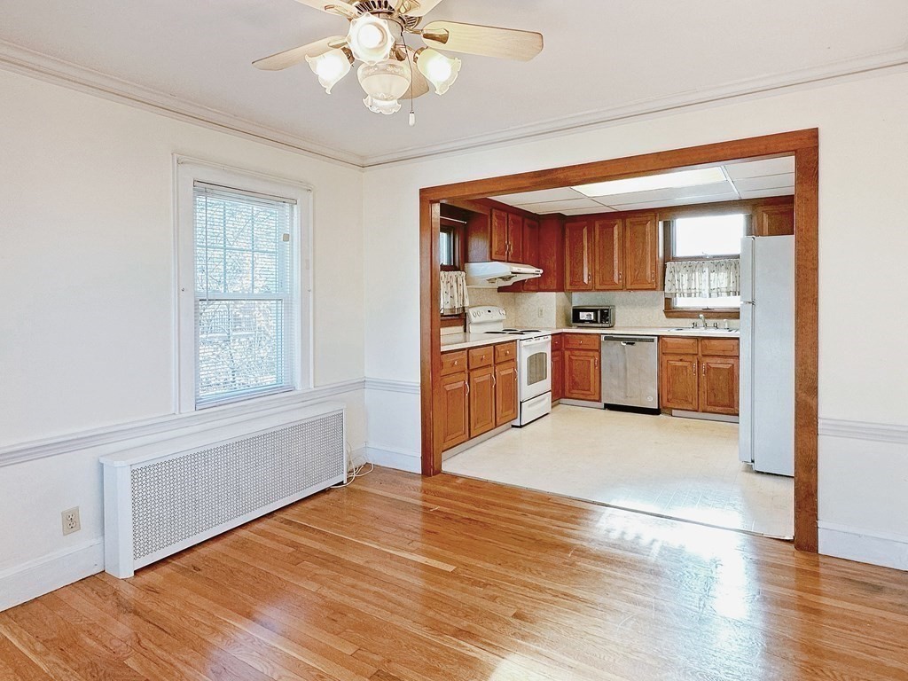 3 bed, 1.5 bath apartment for rent at 32 Valentine Unit SFH, Arlington — photo 2 of 16
