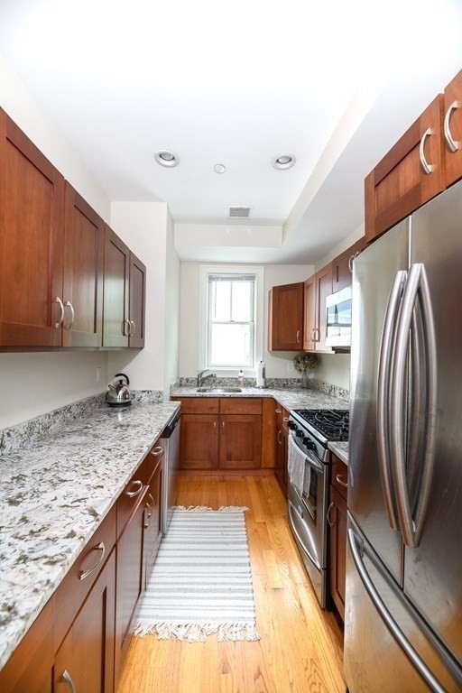 2 bed, 1.5 bath apartment for rent at 5 Dodge St Unit 5, Cambridgeport — photo 2 of 8