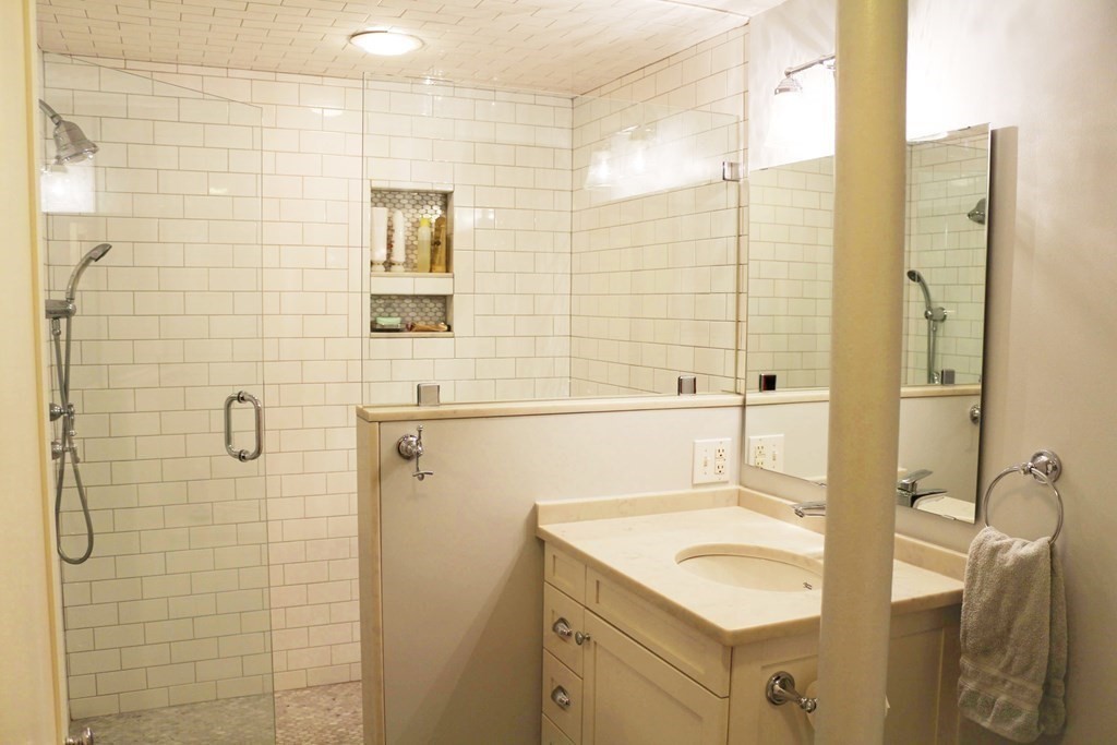 1 bed, 1 bath apartment for rent at 85 Rockview St Unit G, Jamaica Plain — photo 5 of 7