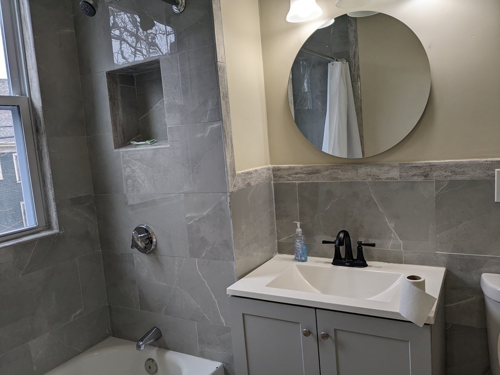 3 bed, 1 bath apartment for rent at 138 Devon St Unit 2, Dorchester — photo 5 of 10