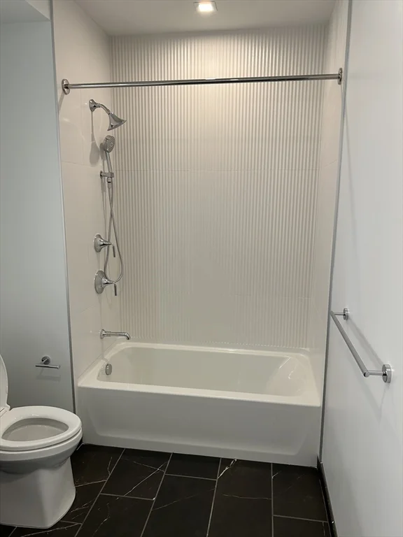 1515 Commonwealth, Brighton