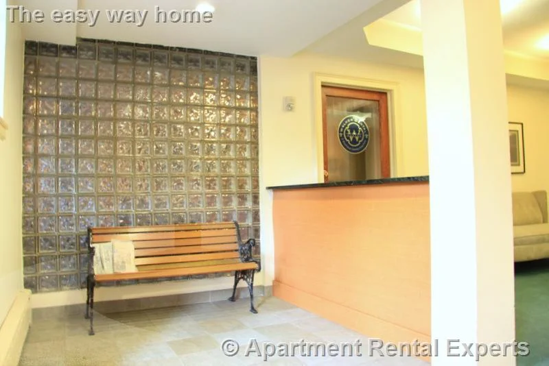 60 Brattle St, Harvard Square