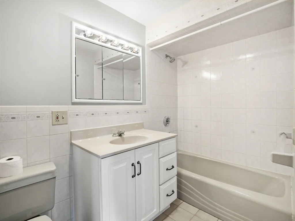 69 Stowers St, Revere