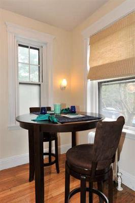 4 Crawford St, Mid-Cambridge