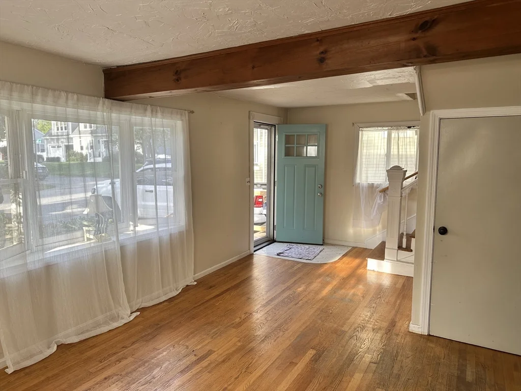 18 Maple Ave, Scituate