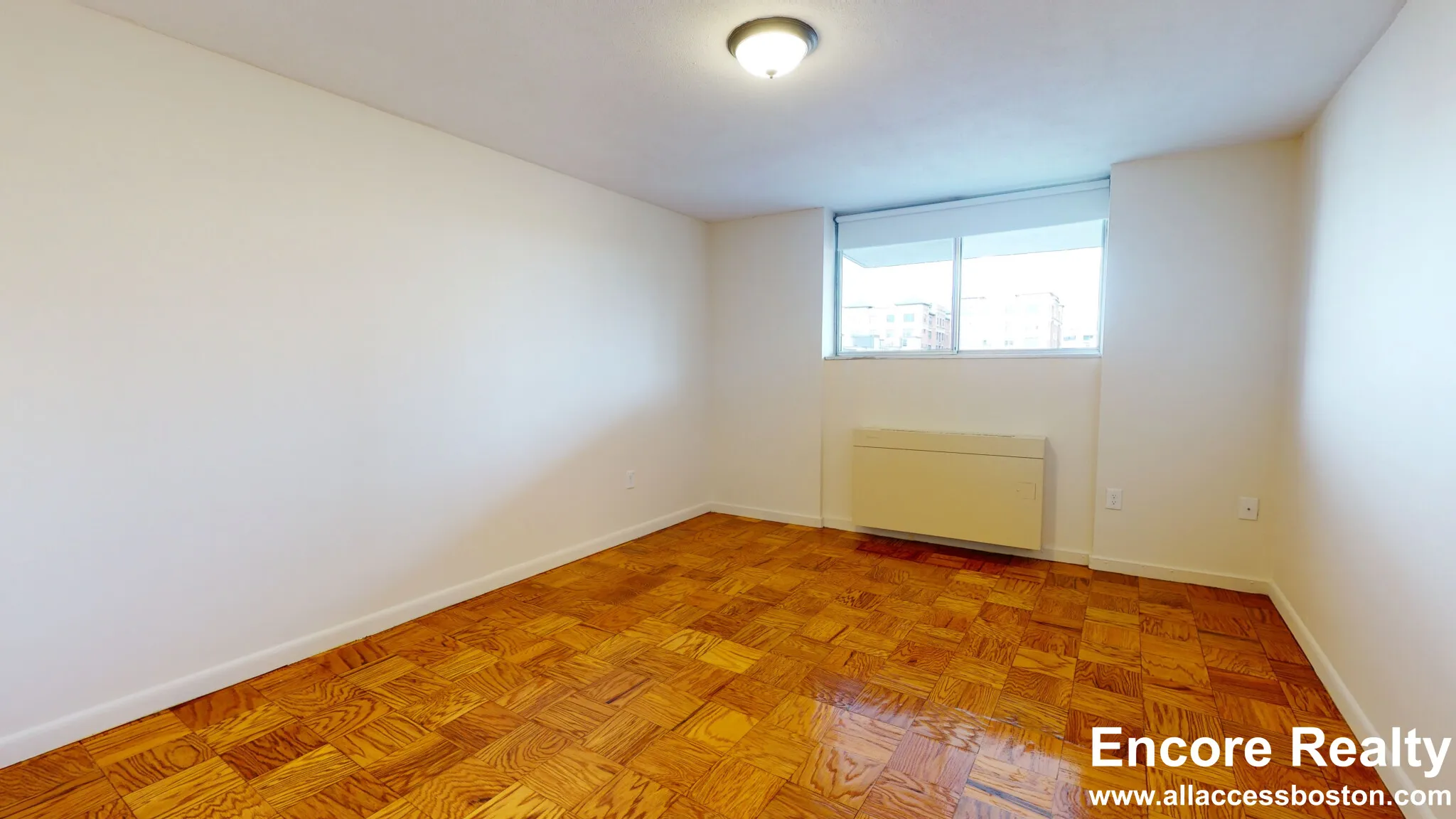 101 Monmouth Ct, Longwood